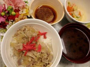 🐷11月8日（土）　お楽しみメニュー🐷